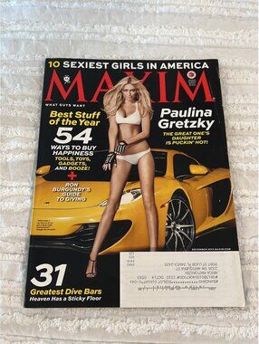 December 2013 Maxim magazine Paulina Gretzky